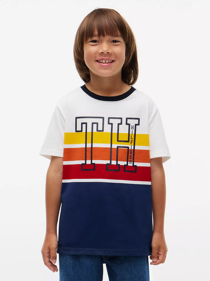 Camiseta infantil con monograma y rayas degradadas