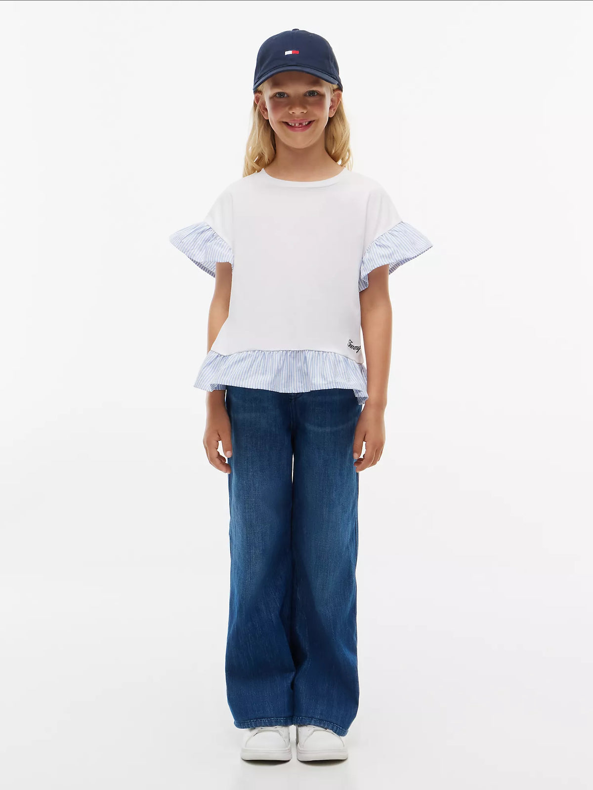 Camiseta infantil con volantes y estampado de técnicas mixtas