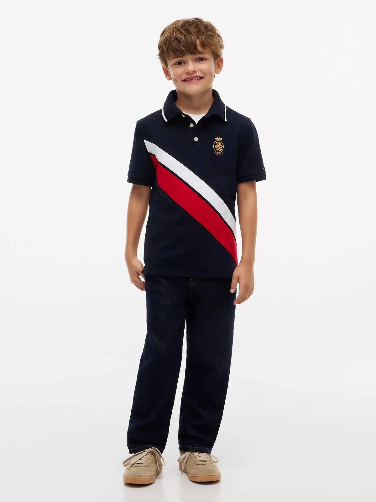 Polo elástico infantil con escudo y rayas diagonales
