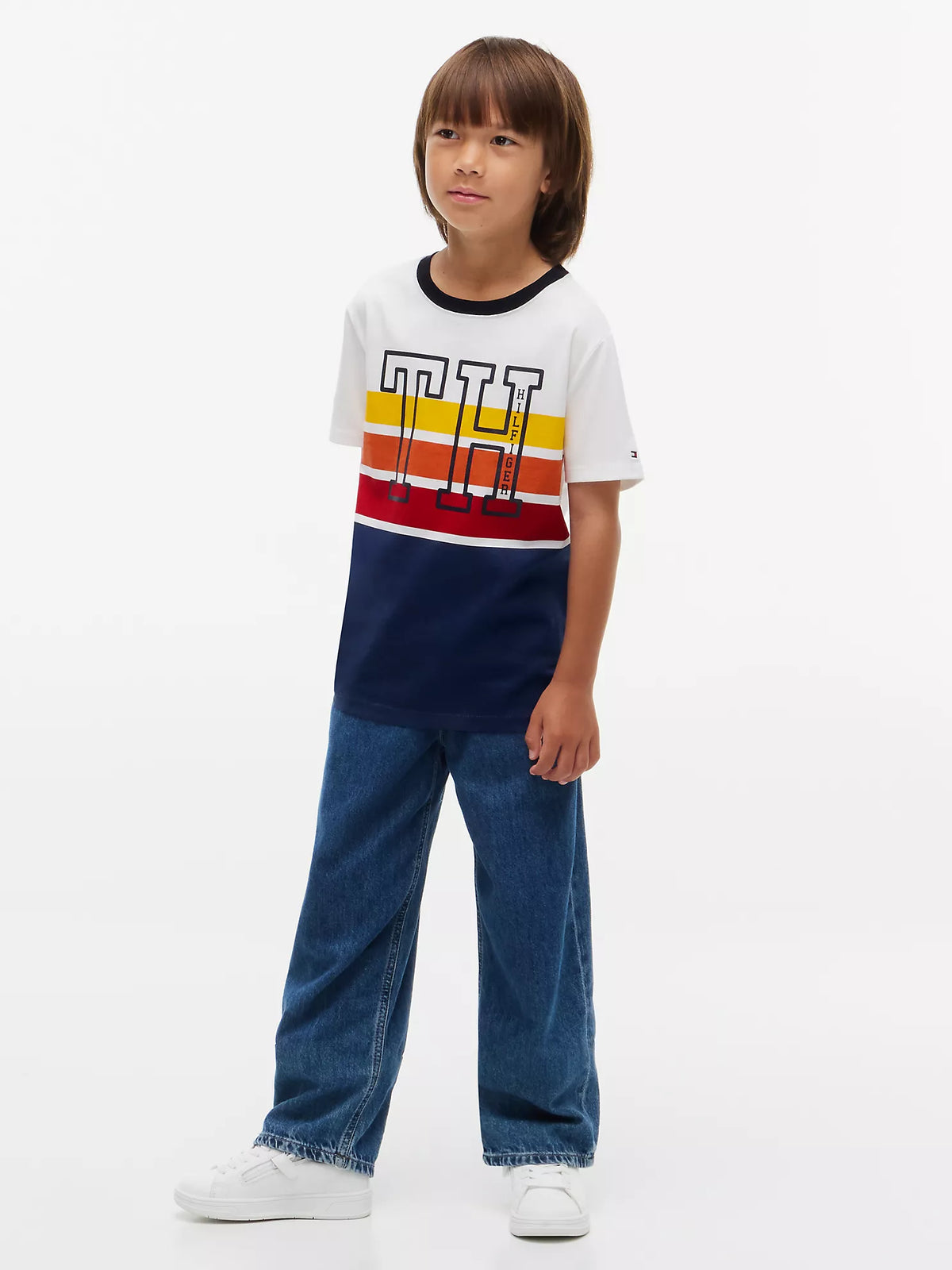 Camiseta infantil con monograma y rayas degradadas