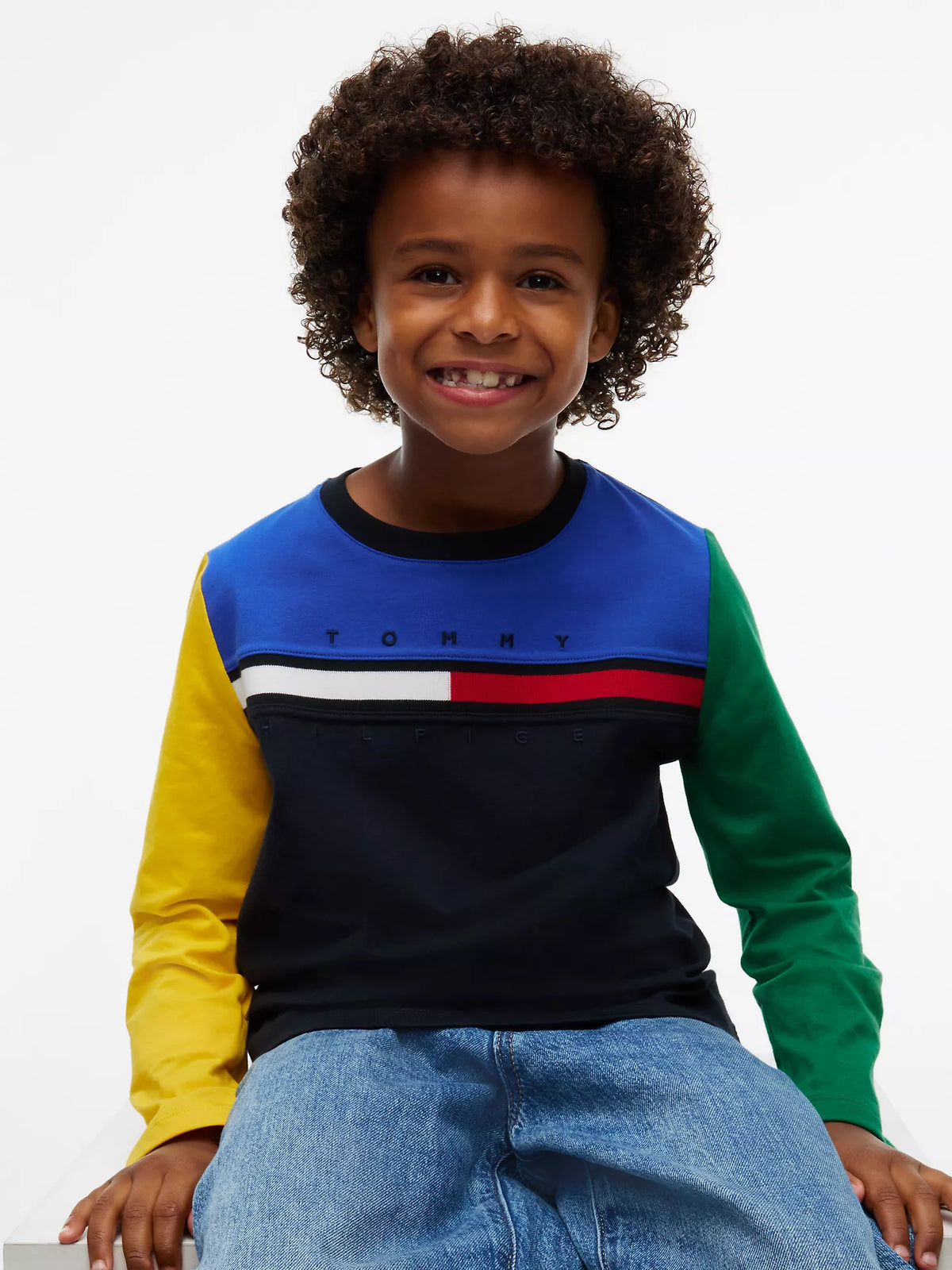 Camiseta infantil con bloques de color