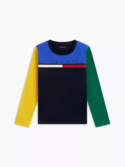 Camiseta infantil con bloques de color