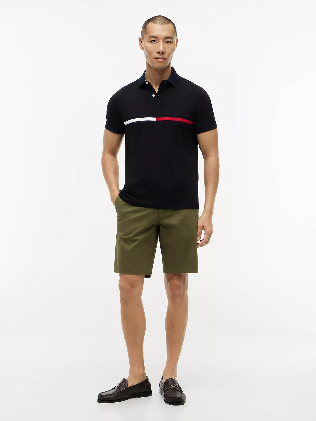 Polo de corte regular con rayas bordadas