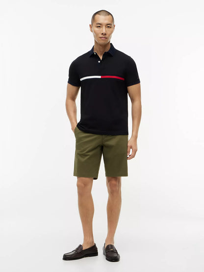 Polo de corte regular con rayas bordadas