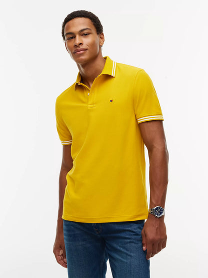 Polo de corte regular con ribete transpirable
