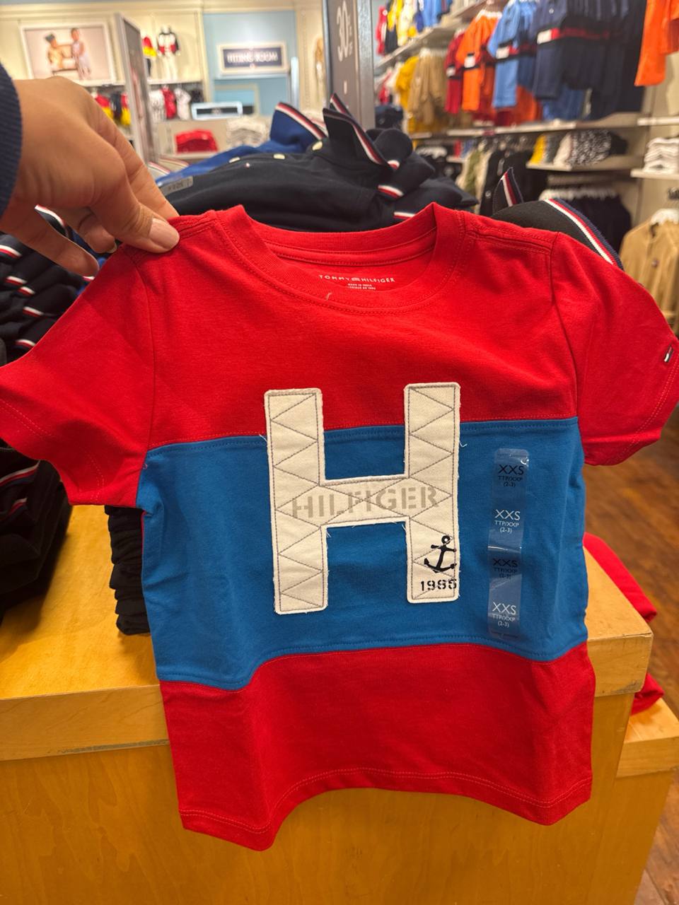 Camiseta Tommy Hilfiger - Talla 4_5t